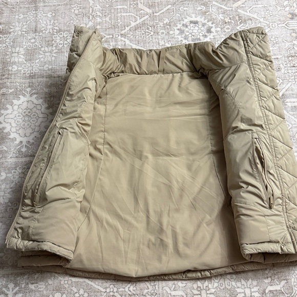 Lululemon Wunder Puff 600-Down-Fill
Cropped Vest Women’s Size 12 - Picture 2 of 7